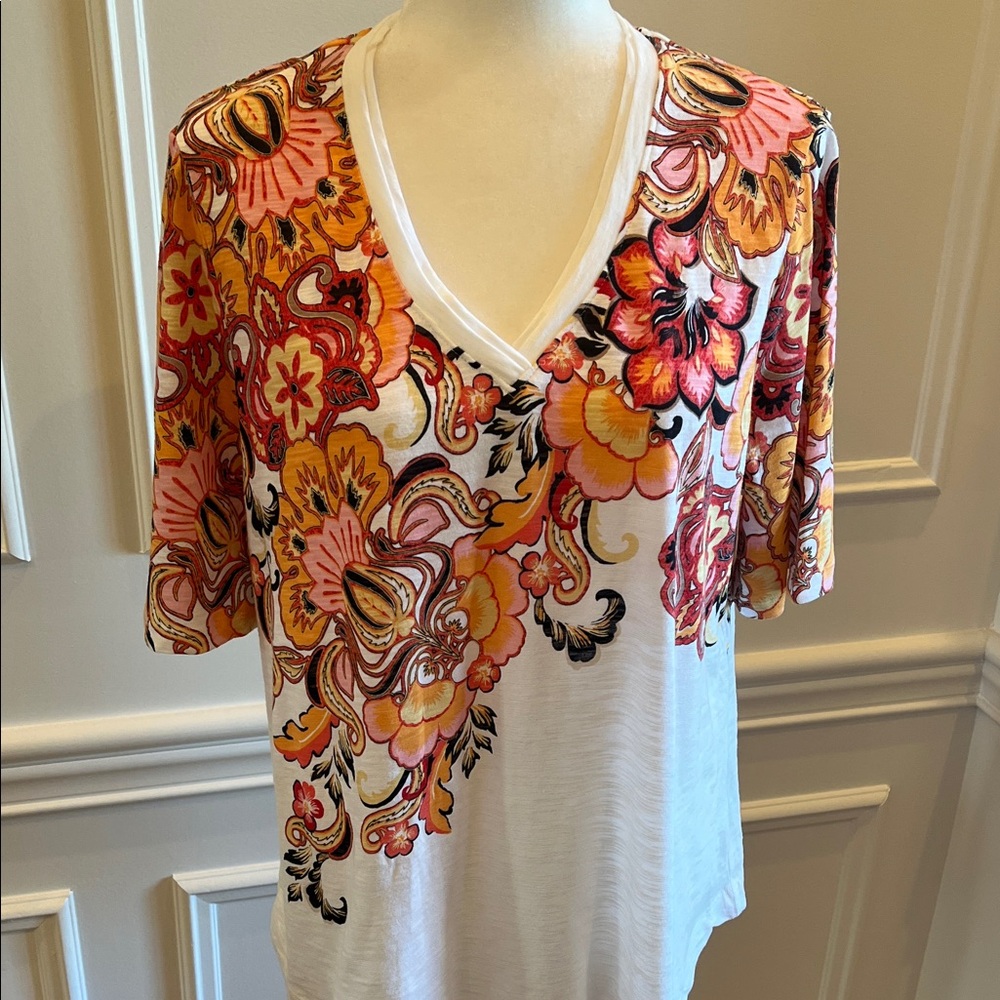 NWT! Chico's Floral V-Neck Top - Pink, Orange, White